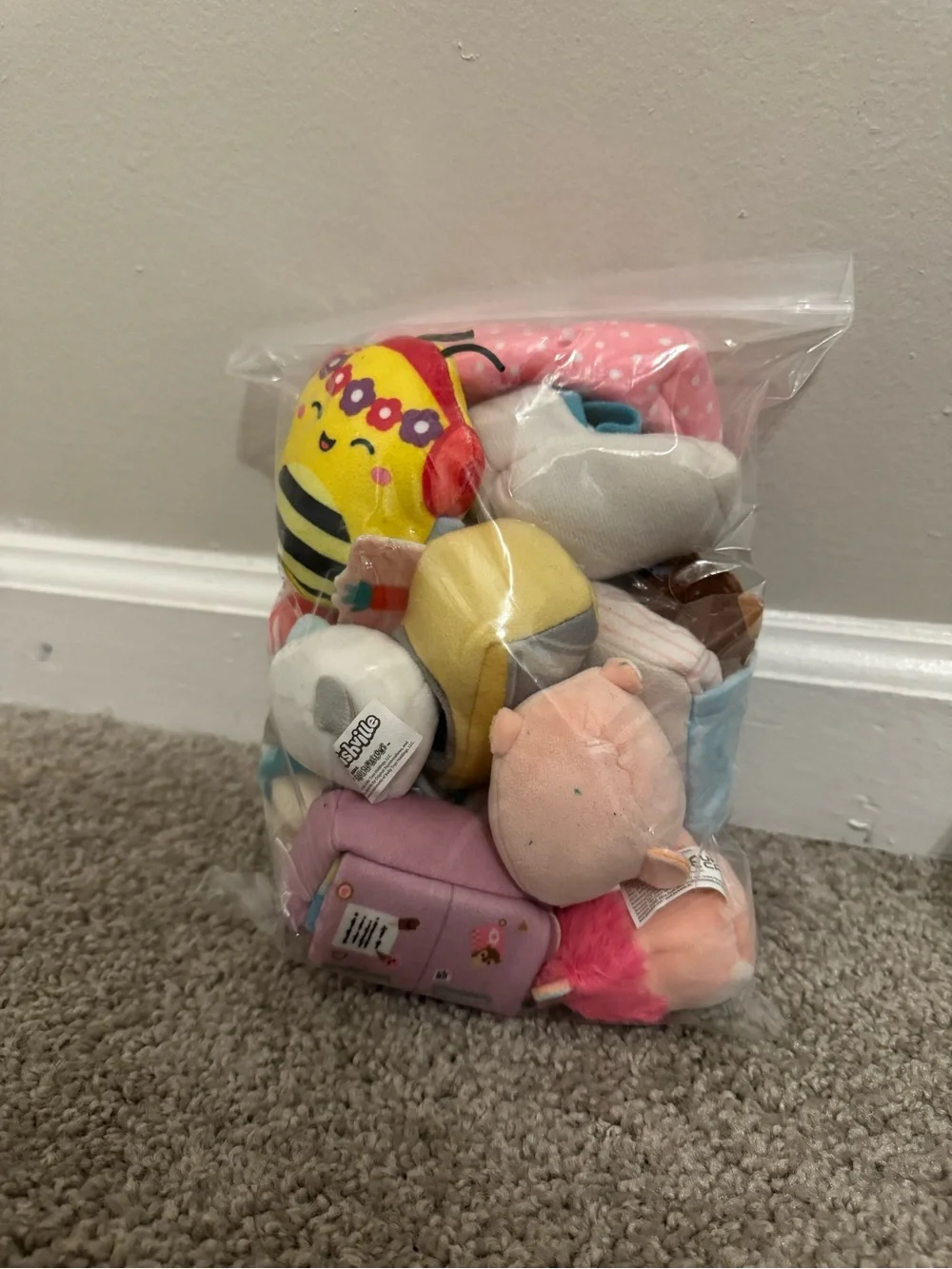 Squishmallows bucket hat youth/ mini stuffies